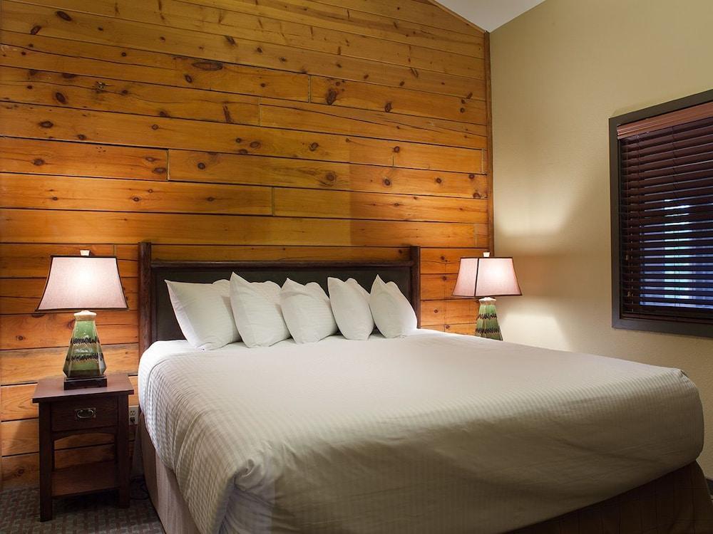 Bluegreen Vacations Christmas Mountain Village, An Ascend Lodge Wisconsin Dells
